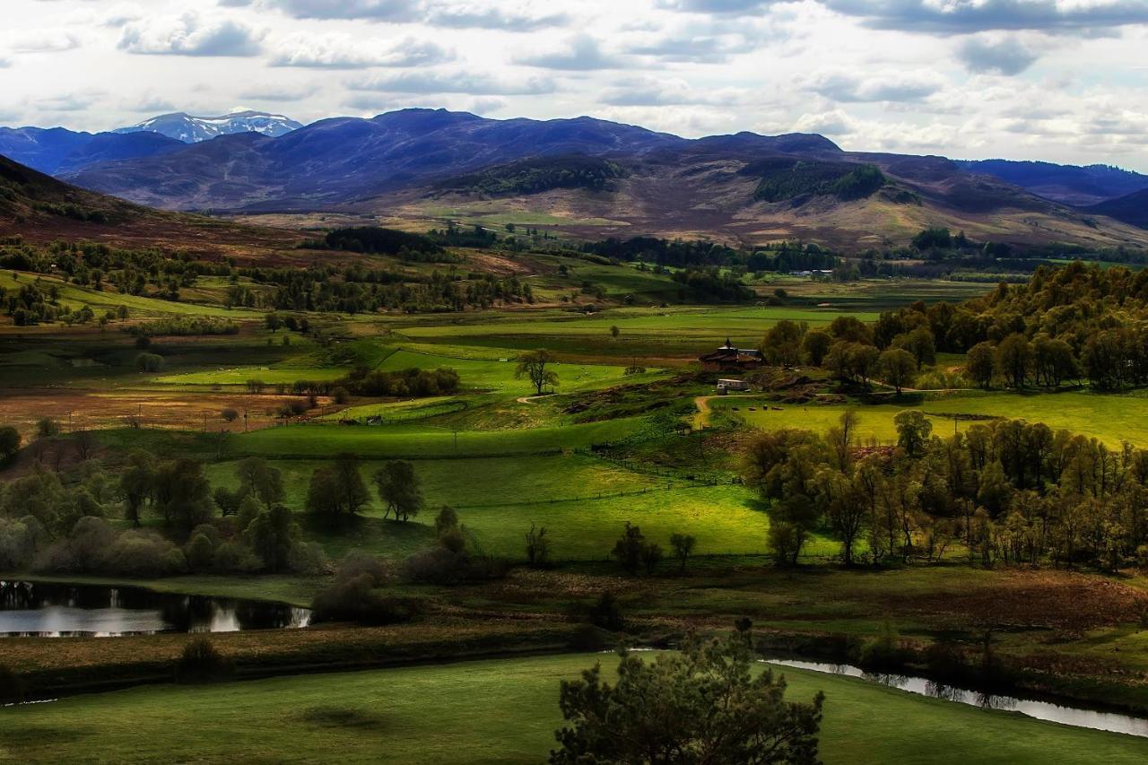 Glentruim Homestay B&B And Glamping Pods Newtonmore Bagian luar foto